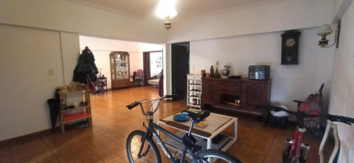 Casa En Venta En Olivos Jardín Pileta Quincho