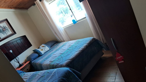 Arriendo De Habitación Mensual O Casa Completa .