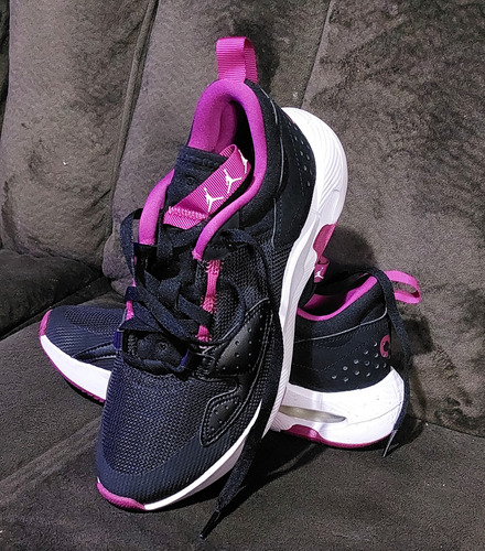 Zapatillas Mujer Jor Dan (Usado)