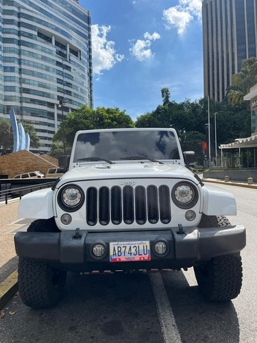 Imagen 13 de 14 de Jeep Wrangler Sahara 2017