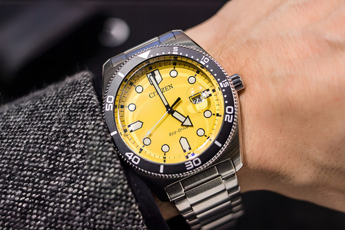 Reloj Citizen AW176081z Eco-drive Sports para hombre, 43 mm, correa, color plateado y bisel, color negro, color de fondo amarillo