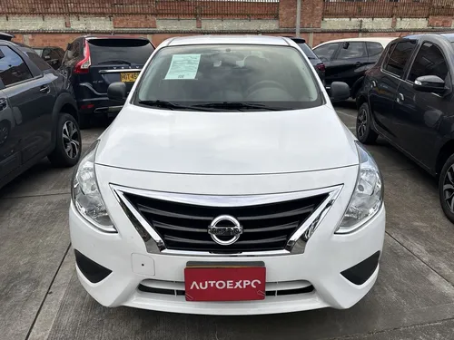 Nissan Versa Drive 2020