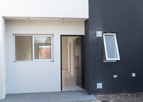 Duplex Venta 2 Dormitorios 2 Baños Cochera Y Jardín Terreno 100 Mts 2- Ringuelet