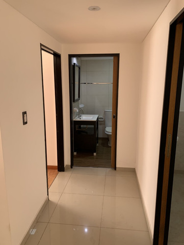Dpto 2 Amb. 1º Piso Contrafrente Con Cochera Cub. Y Patio De 50m2 Excelente Zona Y Propiedad