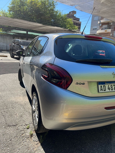 Peugeot 208 1.6 Active