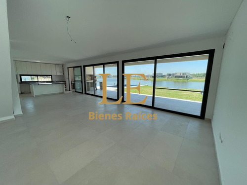 Casa En Venta Santa Ana A La Laguna