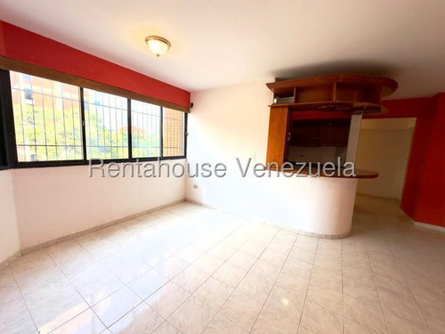 Maribel Morillo Asesor Inmobiliario De Rentahouse Vende Estupendo Apartamento; De 3 Hab. Y 2 Baños; Condominio Del Este De Barquisimeto Con Gimnasio, Caney, Salon De Fiesta Yplanta Electrica;
