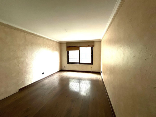 Departamento En Arriendo De 3 Dorm. 2 Estac. En Las Condes