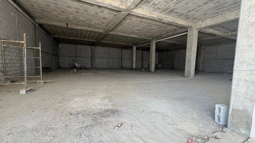 Local En Renta Plaza Antares. León Gto. 1,285 M2