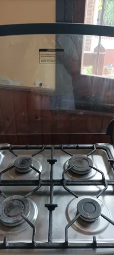 Cocina Electrolux De Pie Con 4 Hornallas Y Tapa.