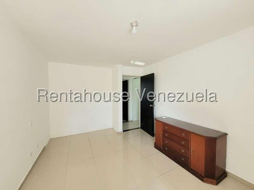 Estefani Salon Vende Hermoso Apartamento En Ciudad Roca-lara-25-14104