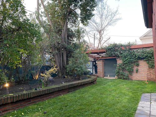 Exclusiva Casa Remodelada En Arriendo, Vitacura