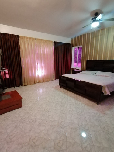 Imagen 20 de 28 de Fernando Guerrero Vende Casa-quinta De Esquina En Urb. La Viña