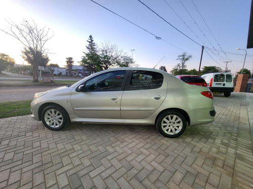 Peugeot 207 2.0 Sedan Xt Hdi