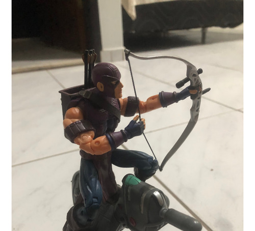 Marvel Legends Gavião Arqueiro Toybiz (Usado)