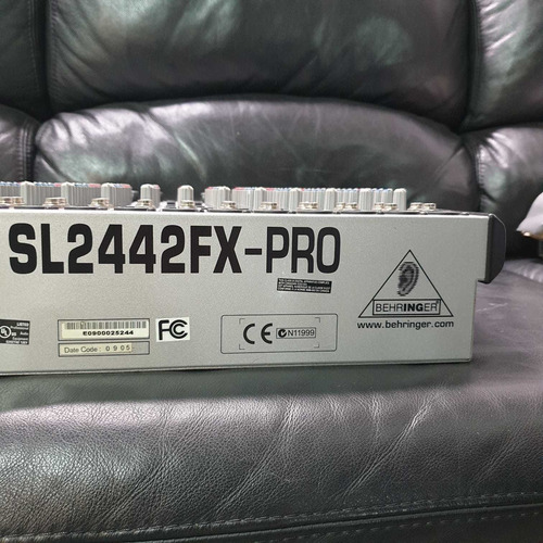 Mesa De Som Behringer Eurodesk Sl2442fx-pro