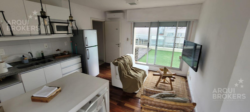 Apartamento Penthouse  De 1 Dormitorio Equipado  En Alquiler En Punta Carretas
