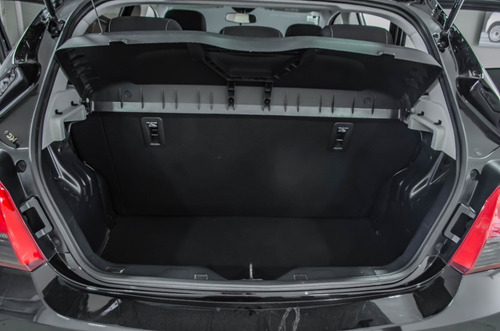 Imagen 14 de 25 de Chevrolet Onix Joy Black Edition 2019