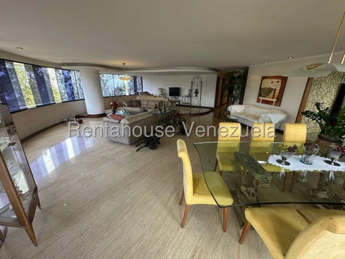 Venta De Amplio Apartamento Monterrey
