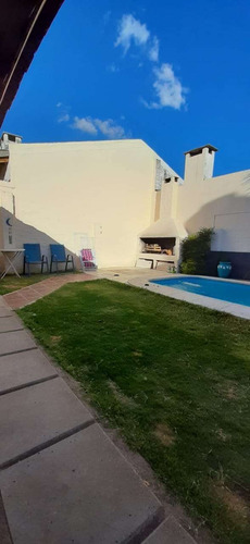 Imagen 3 de 5 de Casa 3 Dorm C/pileta Bomarques