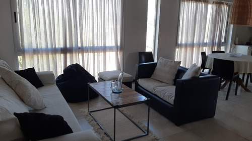 Imagen 8 de 13 de Triplex 3 Ambientes 2 Baños Cochera Y Terraza Con Parrilla. Apto Solo Familias