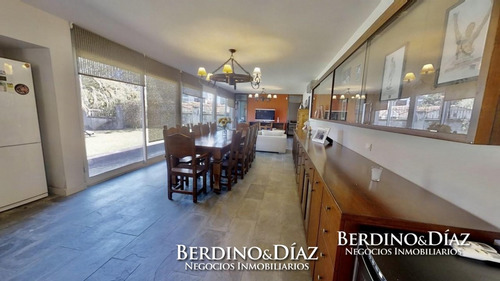 Espectacular Residencia Minimalista Con Amplio Parque A Metros De La Mansa- Ref: 539