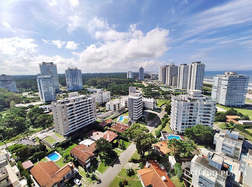 Piso Alto En Brava- Ref: 1188