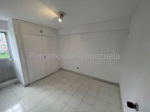 Jg Cod Flex 25-21809 Se Alquila Bello Apartamento De 4 Habitaciones En El Paraiso Negociable