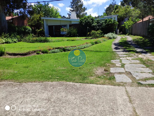 Chalet En Pinares A Pocas Cuadras Del Mar, Pinares, Punta Del Este, Uruguay, Alquiler Temporada, Venta