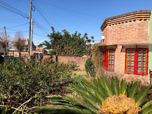 Casa 5 Ambientes Venta Hurlingham Parque Pileta