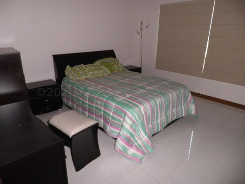 Imagen 8 de 10 de Eloisa Mejia Rentahouse Vende Townhouse En Trigal Norte Valencia 22-4129