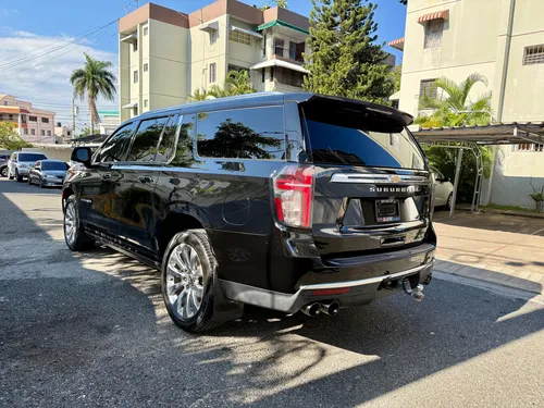 Chevrolet Suburban Premier 2023