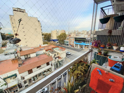 Imagen 4 de 13 de -villa Gral.mitre- Luminoso Tres Ambientes Con Balcon Al Frente