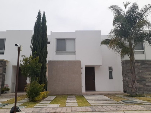 Casa En Venta En Lomas De Angelopolis Nr07