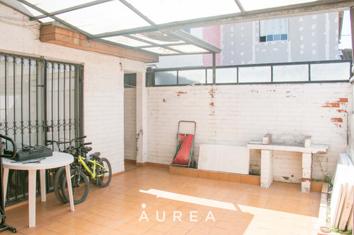 Casa Sólida, 2 Pisos, Excelente Ubicación En Maipú