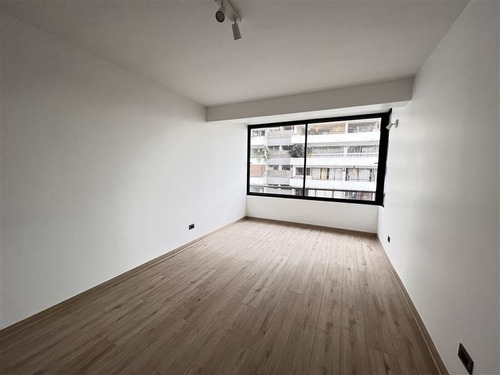 Venta Departamento Remodelado A Pasos Metro Colón