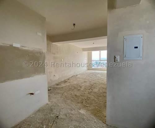 Renta House Trae Para Ti, Espectacular Apartamento En Venta En Obra Gris, Para Ser Remodelado A Tu Gusto. Ideal Para Ti Que Buscas Modernismo Y Comodidad. Maritza Lucena Tu Asesora De Confianzaa