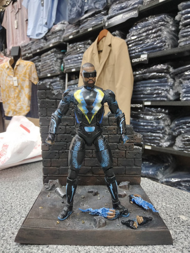 Dc Multiverse Black Lightning, Batman Ninja Wave!! (Usado)