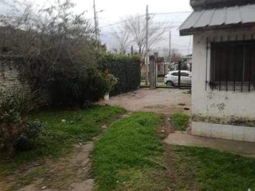 Imagen 2 de 8 de Venta Casa Dos Familias Llavallol