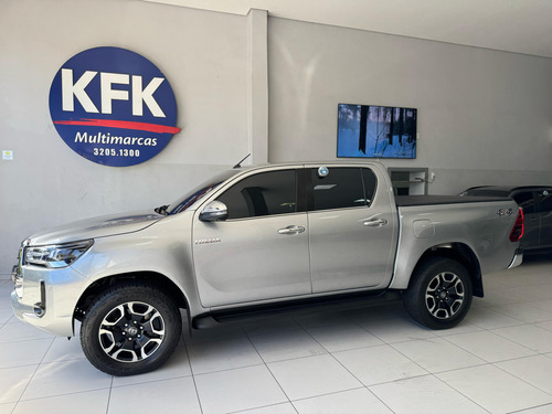 Toyota Hilux HILUX CD SRX 4X4 2.8 TDI 16V DIESEL AUT.