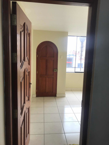 Imagen 5 de 8 de Local Comercial 35m2, 3 Ambientes (3er Piso) Los Olivos