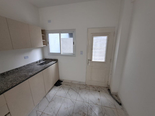 Ph 3 Ambientes A Estrenar Pb 2 Patios Y Cochera. Oportunidad