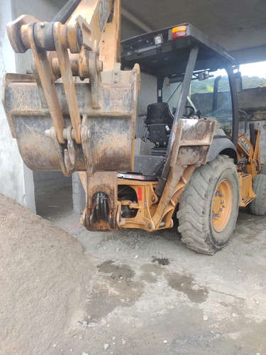 Case 580n 4x2 Ano 2015 Único Dono Com Menos De 3.500 Horas