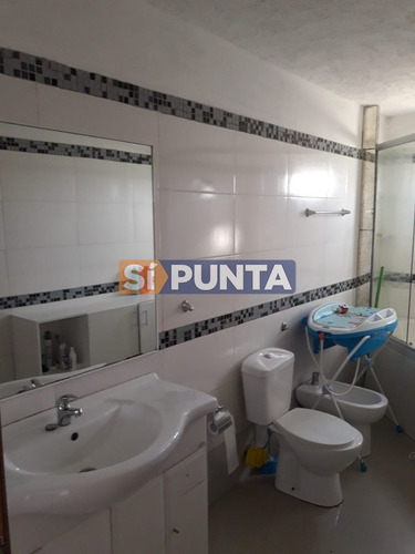 Imagen 19 de 30 de Casa En Venta - Urb. San Jorge