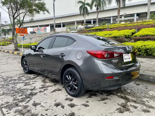 Mazda 3 2.0 Prime