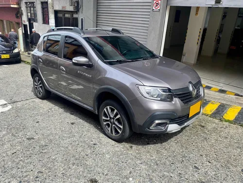 Renault Stepway 1.6 Intense Automática