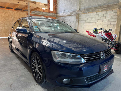 Imagen 2 de 5 de Volkswagen Vento 2011 2.0 Sportline Tsi 200cv