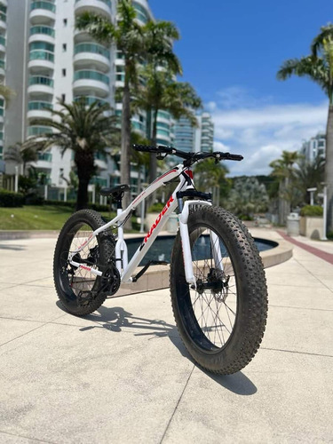 Bicicleta Aro 26 Com Suspenção Branca Fat Jaguar Z-rader
