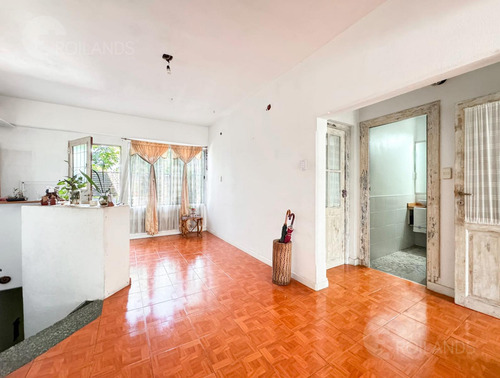 Venta Ph 4 Ambientes En Planta Baja Y Primer Piso En Villa Sarmiento