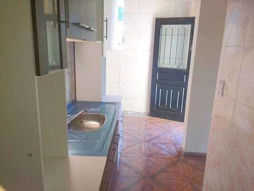 Imagen 10 de 30 de Casa Más 2 Departamentos Al Frente Con Cochera Escritura Cerca Acceso Oeste Permuta